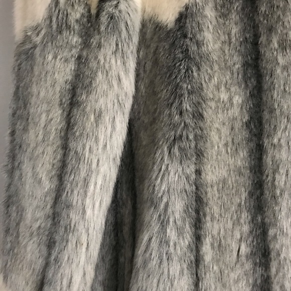 Rare Vintage 70s Rose Cloak & Suit Co Inc Mid-Length Gray Ivory Fur Coat Size 10 - Picture 12 of 15